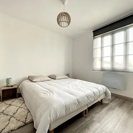 Appartement Au 1Er Etage Avec Acces Independant Saint-Denis  Exterior photo