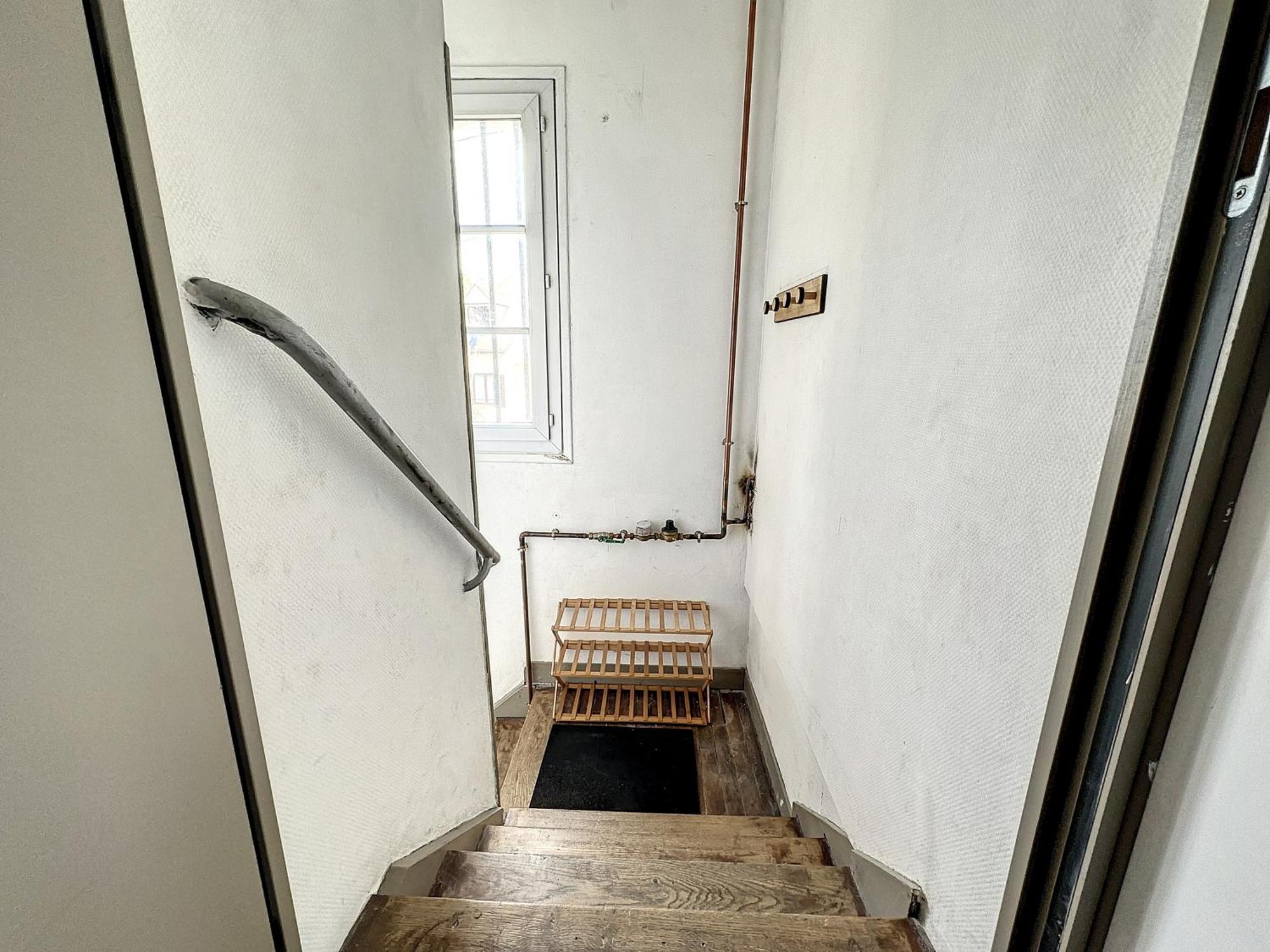 Au 1er Etage Avec Acces Independant